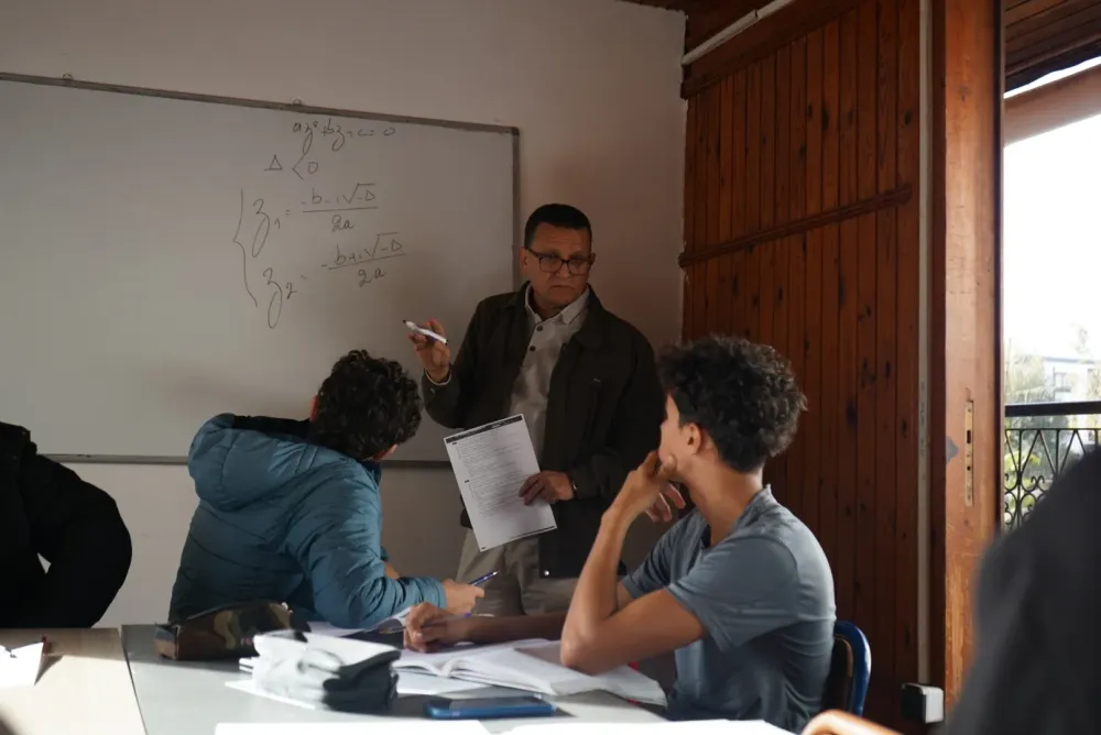 Teacher explaining to a class